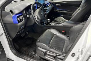 Toyota C-HR vaihtoauto