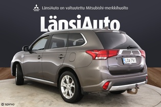 Mitsubishi Outlander PHEV vaihtoauto