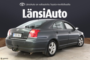 Toyota Avensis vaihtoauto