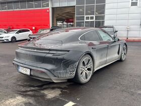 Porsche Taycan vaihtoauto