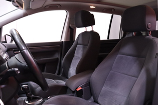 Volkswagen Touran vaihtoauto