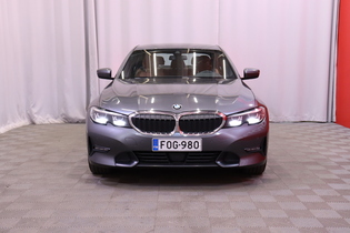 BMW 330 vaihtoauto