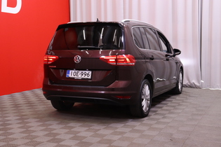 Volkswagen Touran vaihtoauto