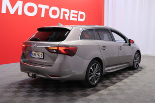 Toyota Avensis vaihtoauto