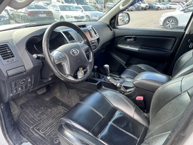 Toyota Hilux vaihtoauto