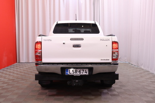 Toyota Hilux vaihtoauto