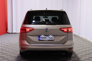 Volkswagen Touran vaihtoauto