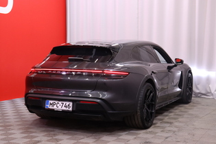 Porsche Taycan vaihtoauto