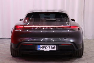 Porsche Taycan vaihtoauto