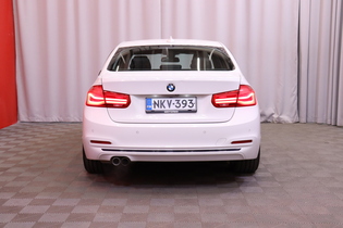 BMW 330 vaihtoauto