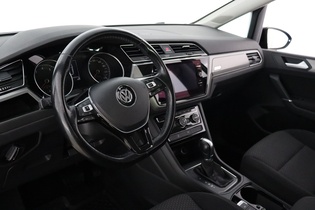 Volkswagen Touran vaihtoauto