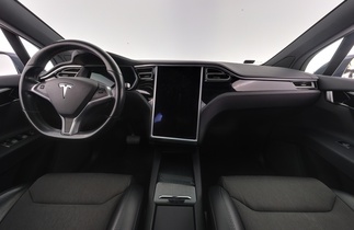 Tesla Model X vaihtoauto