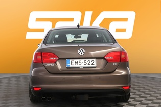 Volkswagen Jetta vaihtoauto
