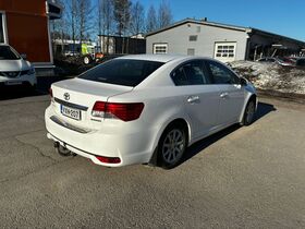 Toyota Avensis vaihtoauto