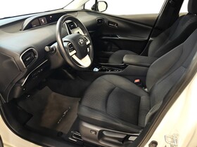 Toyota Prius Plug-in vaihtoauto