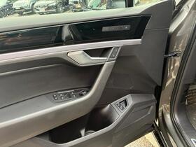 Volkswagen Touareg vaihtoauto