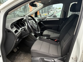 Volkswagen Touran vaihtoauto