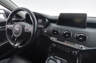 Kia Stinger vaihtoauto