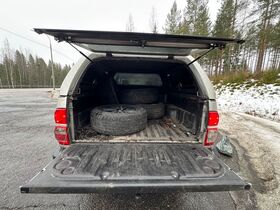 Toyota Hilux vaihtoauto