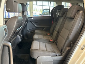 Volkswagen Touran vaihtoauto