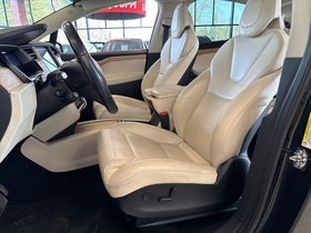Tesla Model X vaihtoauto