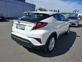 Toyota C-HR vaihtoauto