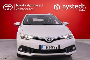 Toyota Auris vaihtoauto