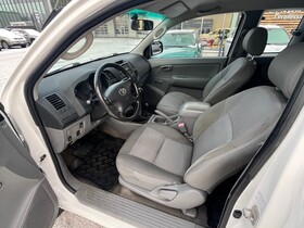 Toyota Hilux vaihtoauto