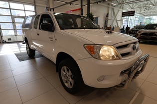 Toyota Hilux vaihtoauto