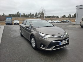 Toyota Avensis vaihtoauto