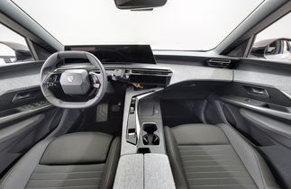 Peugeot E-3008 vaihtoauto