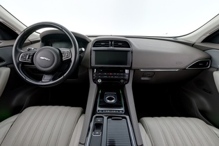 Jaguar F-PACE vaihtoauto