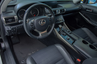 Lexus IS vaihtoauto