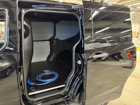 Ford Transit Courier vaihtoauto