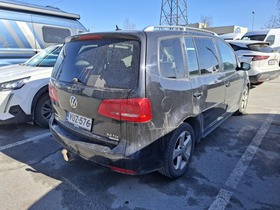 Volkswagen Touran vaihtoauto