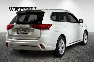 Mitsubishi Outlander PHEV vaihtoauto