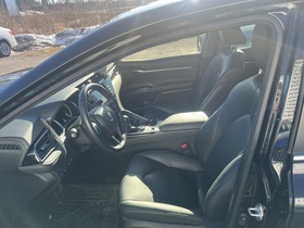 Toyota Camry vaihtoauto