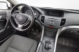 Honda Accord vaihtoauto