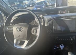 Toyota Hilux vaihtoauto
