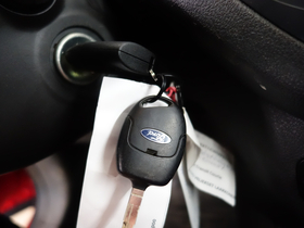 Ford Transit Courier vaihtoauto