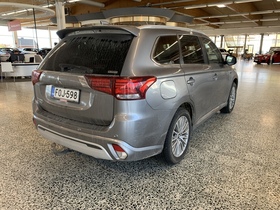 Mitsubishi Outlander PHEV vaihtoauto