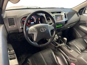 Toyota Hilux vaihtoauto