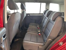 Volkswagen Touran vaihtoauto