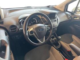 Ford Tourneo Courier vaihtoauto