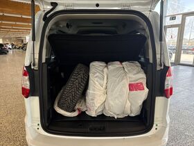 Ford Tourneo Courier vaihtoauto
