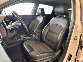 Kia Niro plug-in vaihtoauto