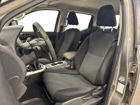 Nissan Navara vaihtoauto