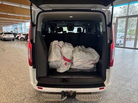 Ford Tourneo Custom vaihtoauto
