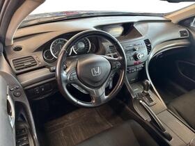 Honda Accord vaihtoauto