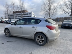 Opel Astra vaihtoauto